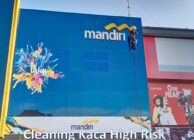 Jasa Cleaning Kaca High Risk